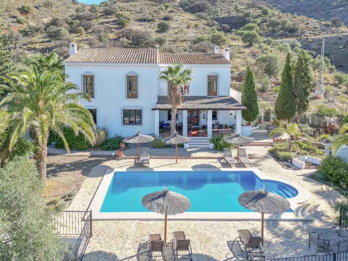 House Alora — 1