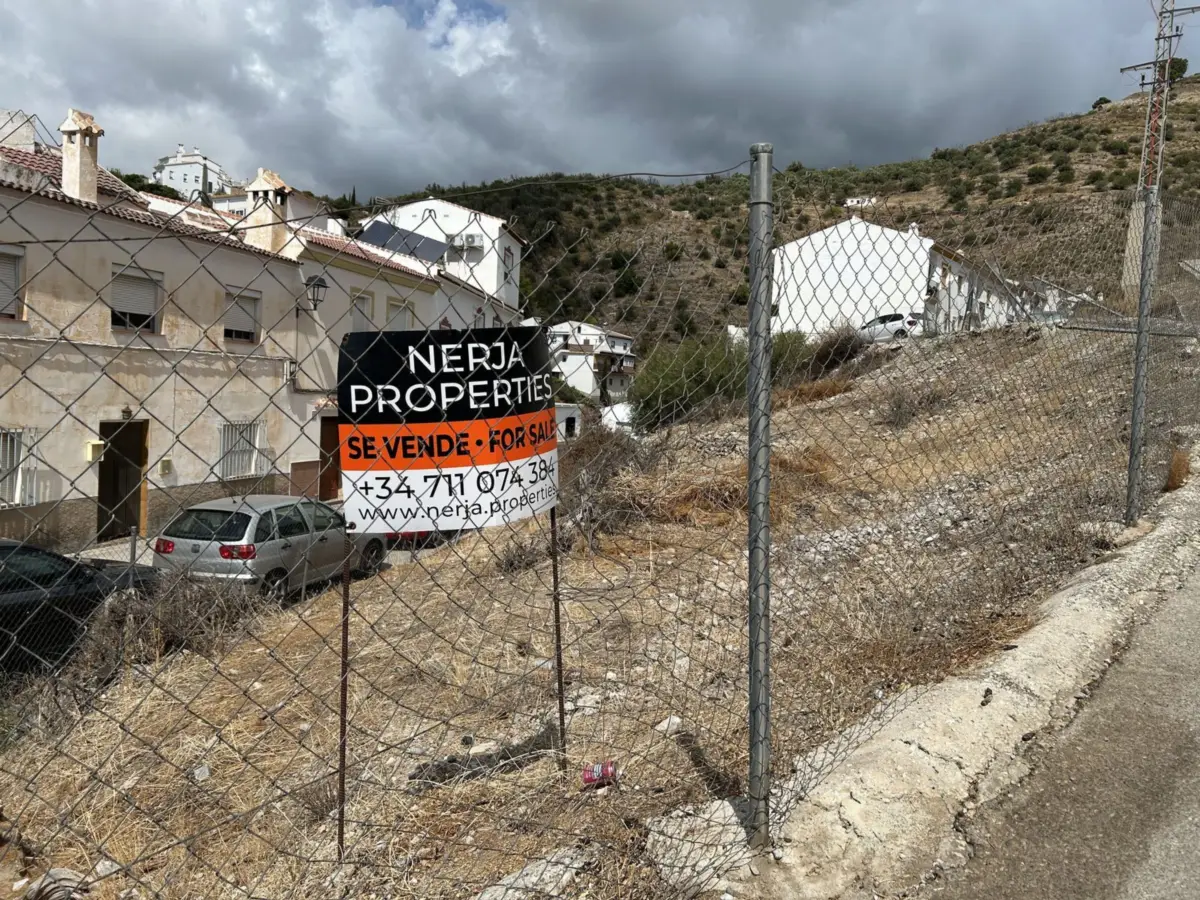Plot Cómpeta — 1