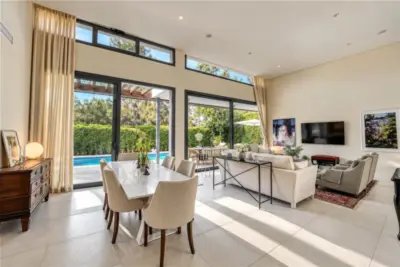 House Estepona — 2