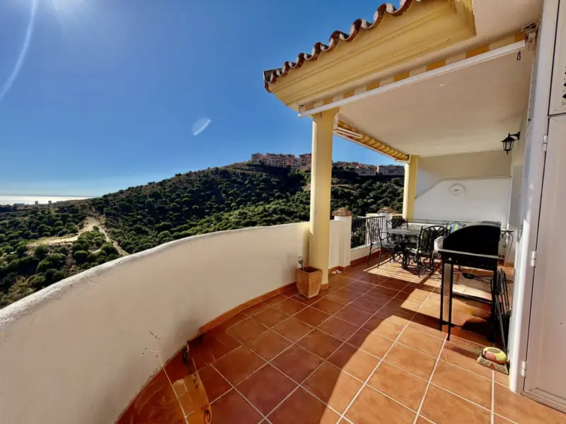 **Stunning Sea views , Huge Wrap around Terrace pl... — Costa del Sol · Calahonda