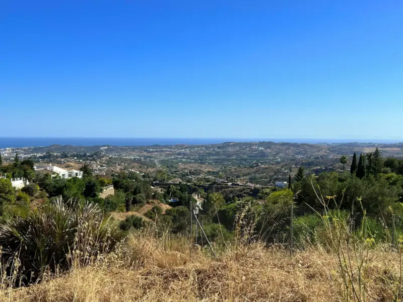 MAGNIFICENT PLOT FOR SALE IN PRESTIGIOUS RESIDENTI... — Costa del Sol · Mijas