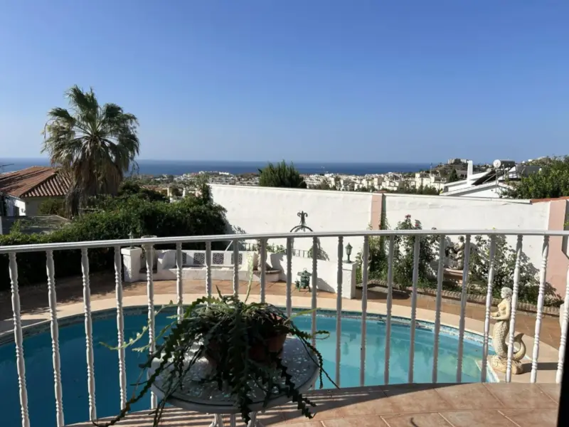 Discover this magnificent villa located in one of... — Costa del Sol · Benalmádena