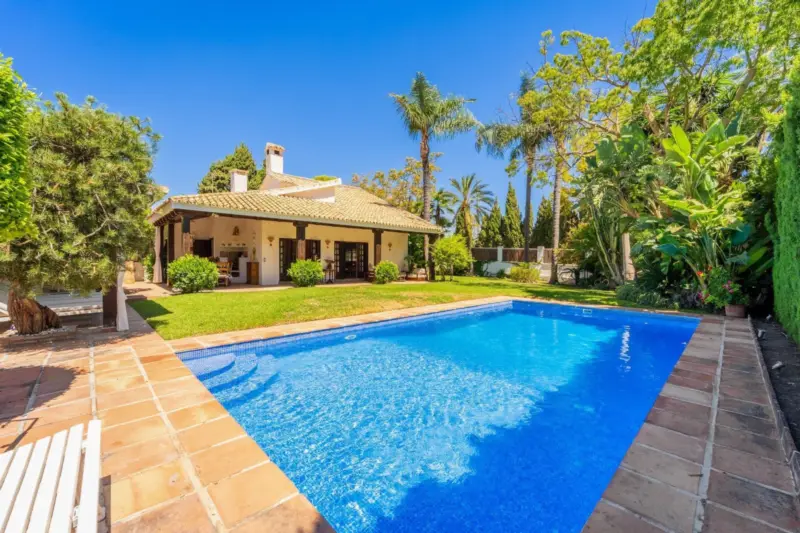 This single-level villa combines traditional Andal... — Costa del Sol · Marbella