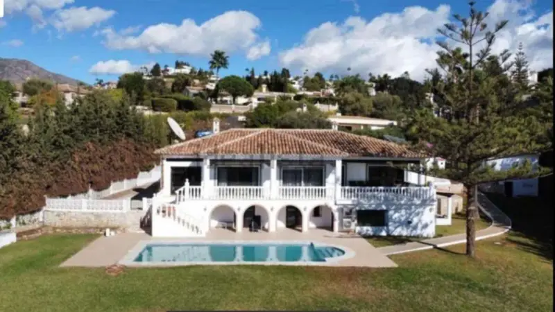Spectacular private villa for sale in Mijas, ideal... — Costa del Sol · Mijas
