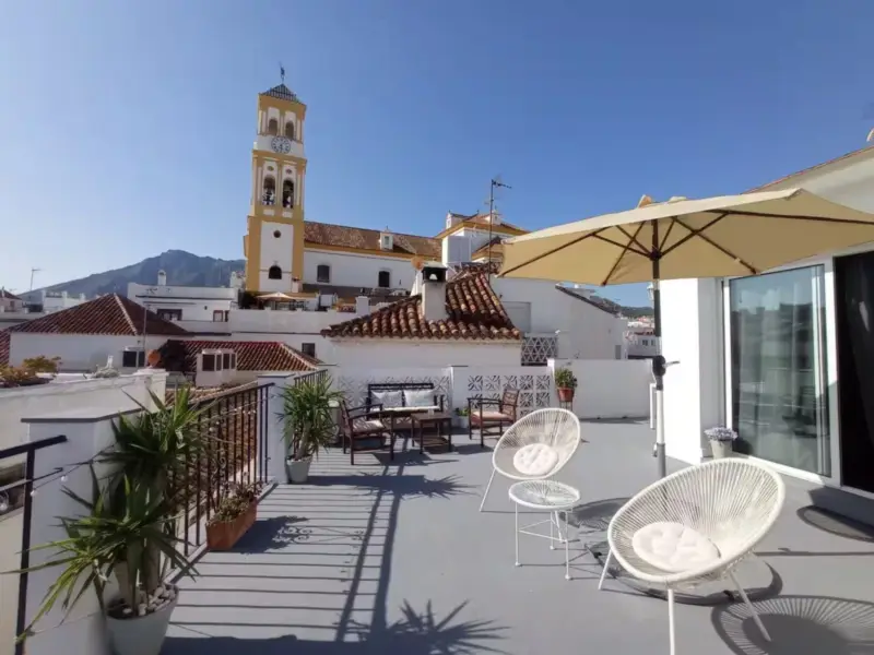 Income-Producing Investment Building in Marbella O... — Costa del Sol · Marbella