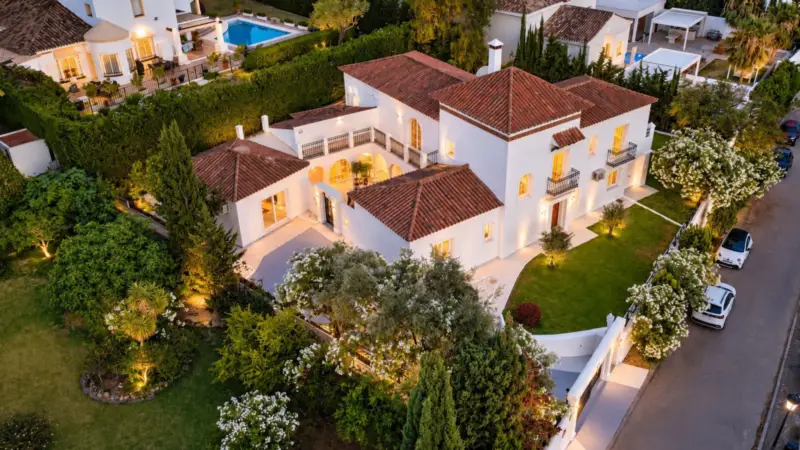 Experience the refined comfort of this beautifully... — Costa del Sol · Benahavís