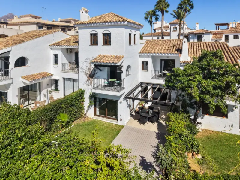 Property — Costa del Sol · Nueva Andalucía