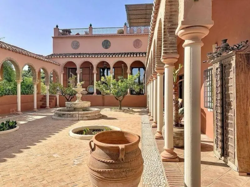 There are houses... and then there are experiences... — Costa del Sol East · Comares