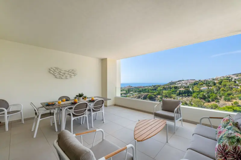 2-Bedroom Elevated Ground Floor Apartment with Sea... — Costa del Sol · Benalmádena