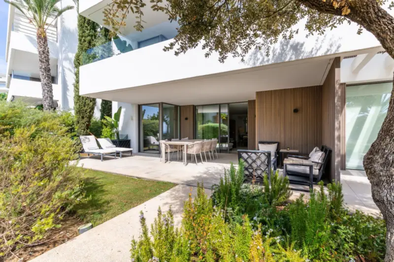 Modern Ground-Floor Garden Apartment at UNICO Bena... — Costa del Sol · Benahavís