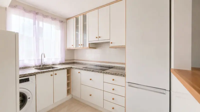 Spacious One-Bedroom Apartment for Sale in Calahon... — Costa del Sol · Calahonda