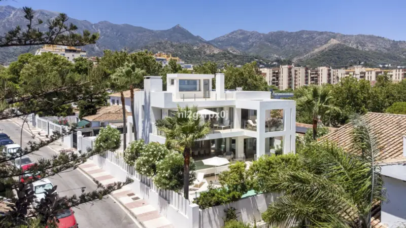 Modern Villa in Marbella.

This villa represents... — Costa del Sol · Marbella