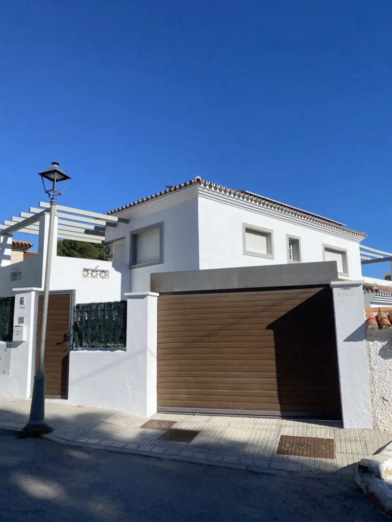 FRESHLY PAINTED EXTERIOR! Detached 5Bed/4Bath Vil... — Costa del Sol · Torremolinos