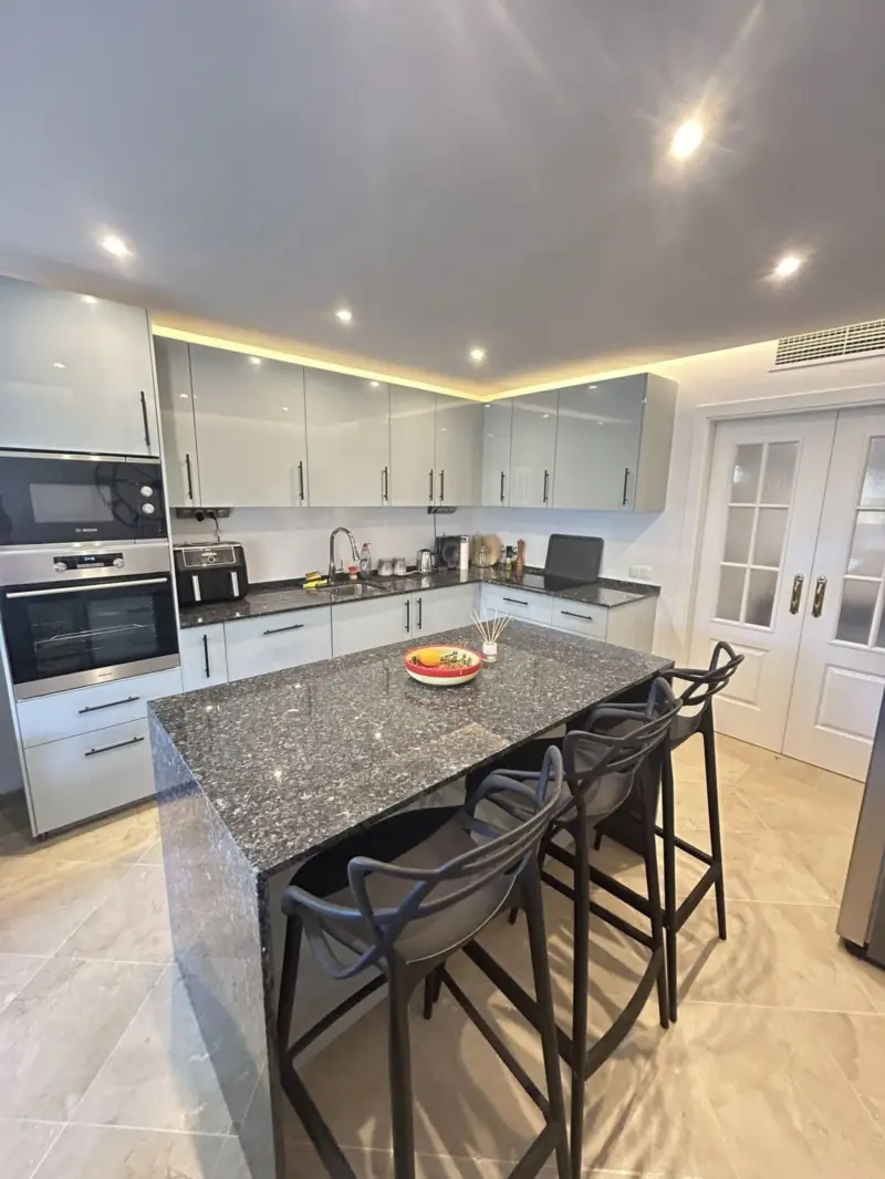 ELEVATED GROUND-FLOOR APARTMENT IN PRINCESS PARK,... — Costa del Sol · Calahonda