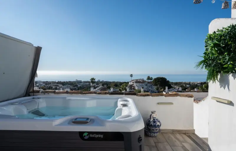 This semi-detached, recently refurbished townhouse... — Costa del Sol · Calahonda