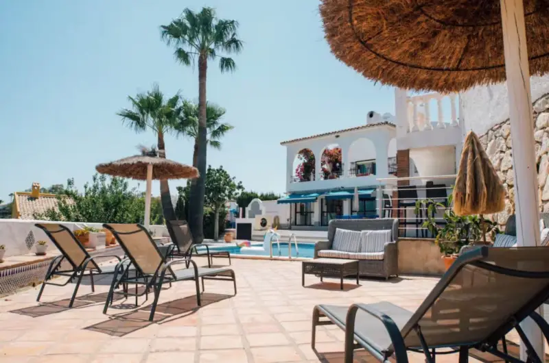 BEAUTIFUL 5-BEDROOM VILLA WITH SEA VIEWS, PRIVATE... — Costa del Sol · Benalmádena