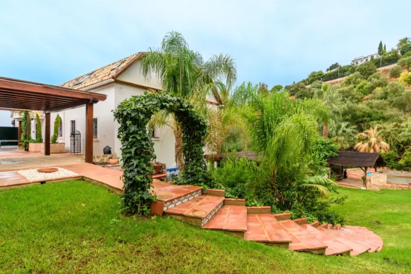 STUNNING CONVERTED 18th CENTURY FLOWER MILL WALKIN... — Costa del Sol · Mijas Costa