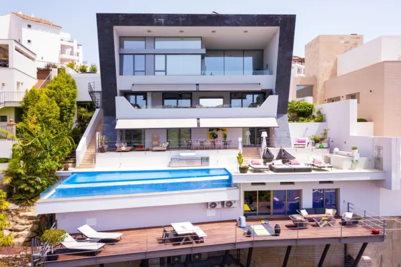 Set within the prestigious gated community of Los... — Costa del Sol · Benahavís