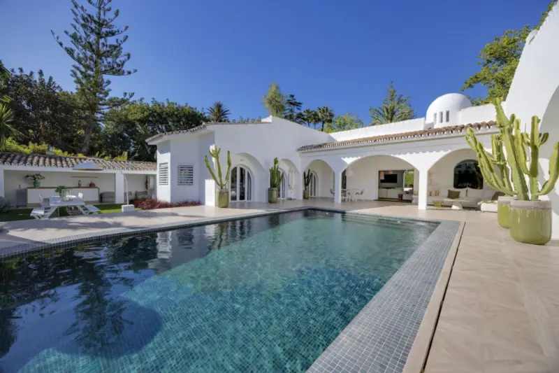 There are properties you visit. And then there are... — Costa del Sol · Guadalmina Alta