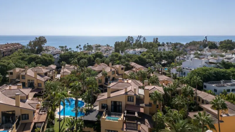 Exclusive Ground-Floor Apartment in Bahía de Banús... — Costa del Sol · Puerto Banús