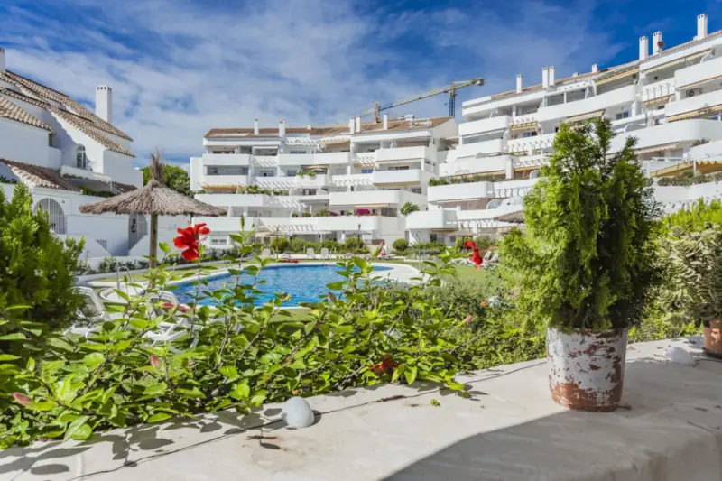 This spacious 3-bedroom, 2-bathroom ground-floor a... — Costa del Sol · Nueva Andalucía