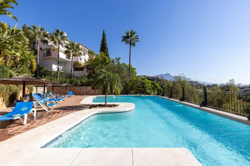 Penthouse with 102 m² Private Solarium, Jacuzzi, B... — Costa del Sol · Benahavís