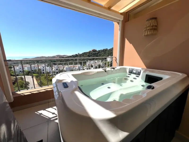 SEMI-DETACHED HOUSE IN LA MAIRENA WITH BEAUTIFUL V... — Costa del Sol · La Mairena