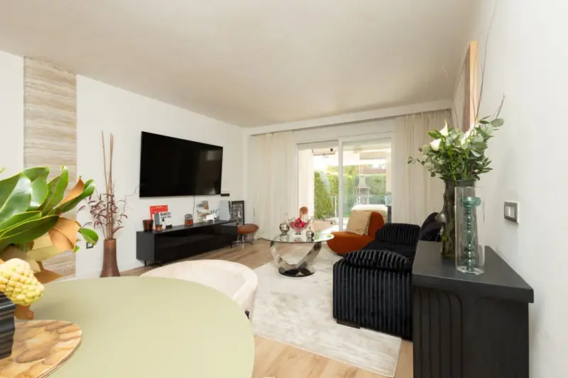Located within the sought-after Cortijo del Mar de... — Costa del Sol · El Paraiso