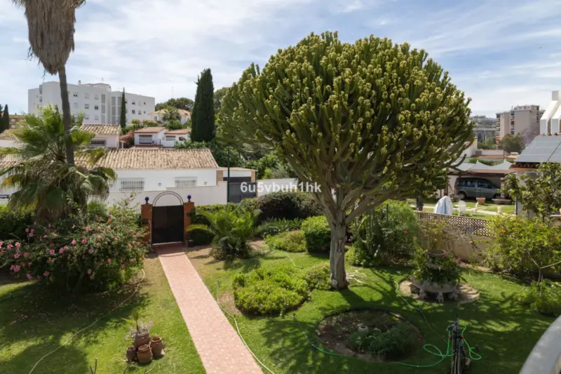 Located in the prestigious residential area of Mir... — Costa del Sol · Málaga
