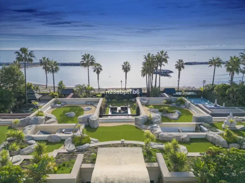 This is a UNIQUE and valuable opportunity to purch... — Costa del Sol · Puerto Banús