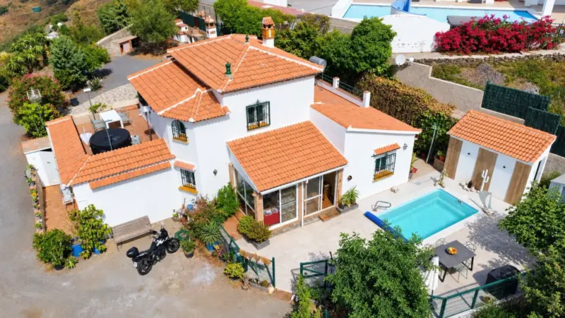 Three living spaces, one home and plenty of Andalu... — Costa del Sol East · Arenas