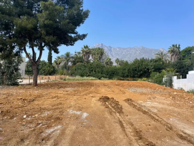 Exceptional 1,165 m² plot located in Cortijo Nagüe... — Costa del Sol · The Golden Mile