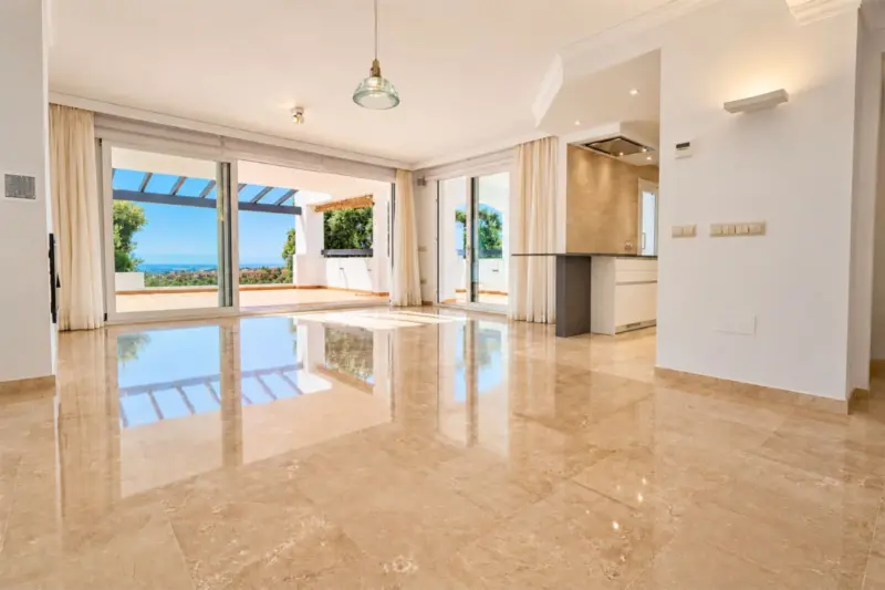 Welcome to this spacious 3-bedroom, 2-bathroom apa... — Costa del Sol · La Mairena
