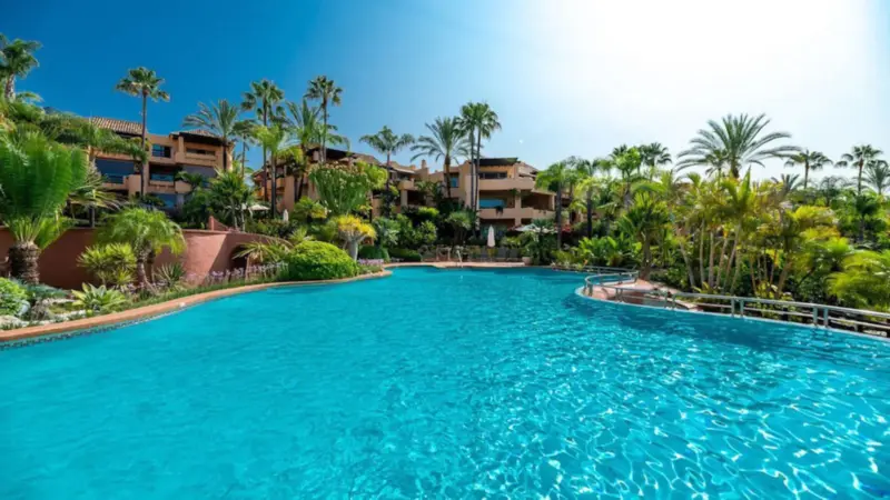 Located in the prestigious gated community of Mans... — Costa del Sol · The Golden Mile