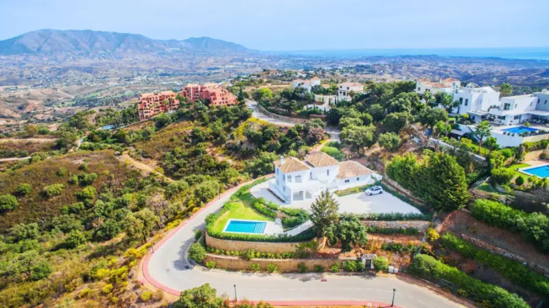 This splendid recently fully renovated villa is lo... — Costa del Sol · La Mairena