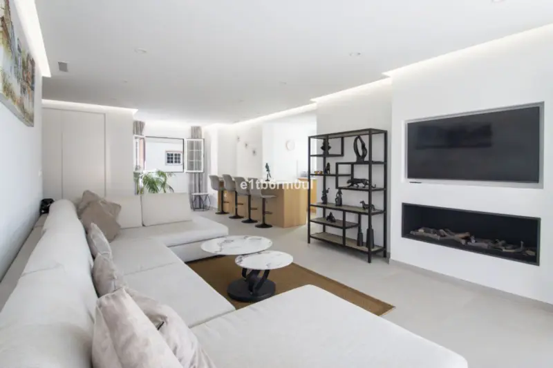 Completely refurbished two-bedroom and two-bathroo... — Costa del Sol · Nueva Andalucía
