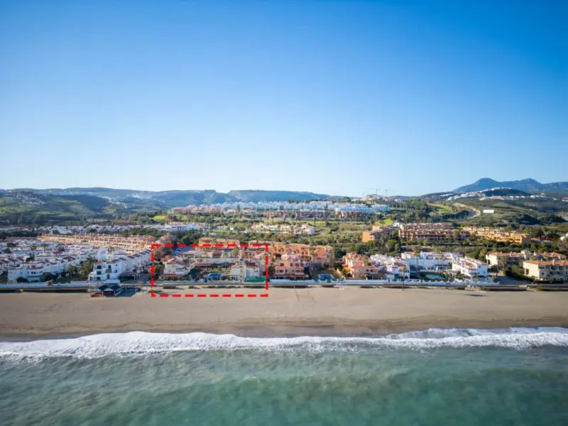 Beautiful 4 bedroom, 3 bathroom, 1 toilet corner t... — Costa del Sol · Casares Playa