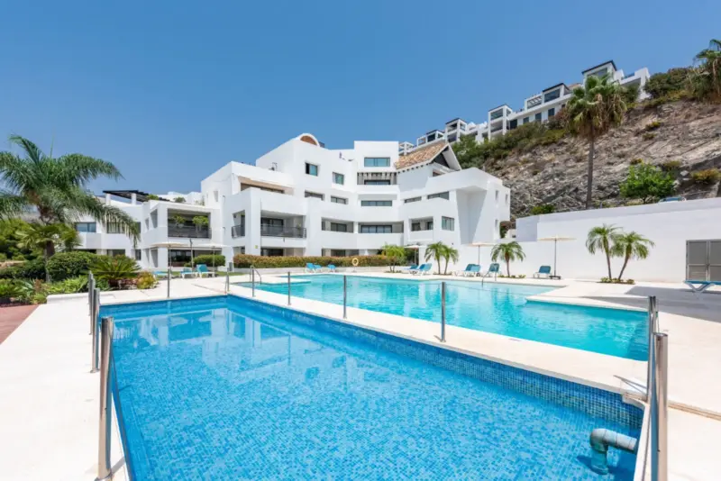 Stylish garden apartment with views to Hotel Villa... — Costa del Sol · Los Flamingos