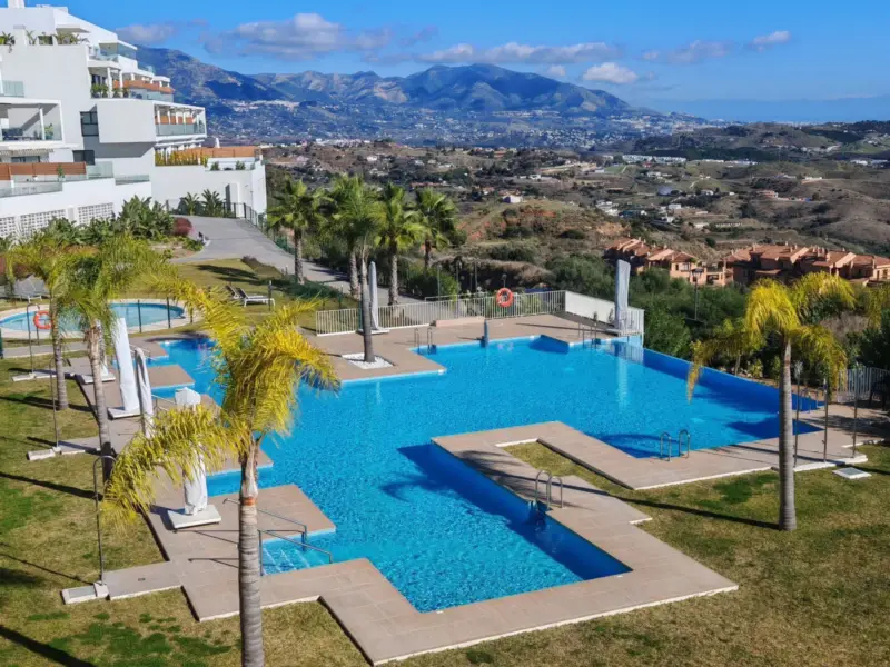 Fantastic 2-bedroom, 2-bathroom apartment with ext... — Costa del Sol · Calanova Golf