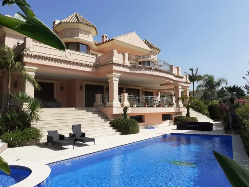 Property — Costa del Sol · Estepona