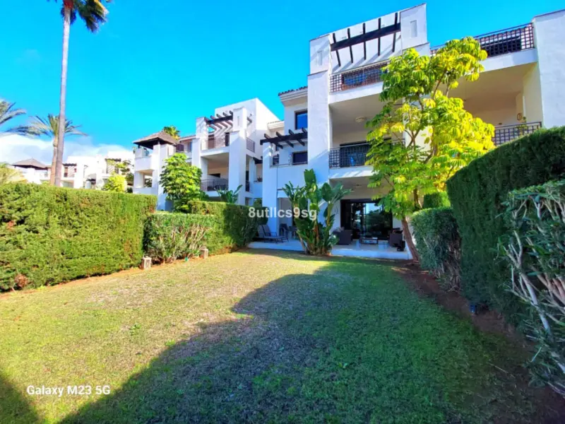 This exclusive apartment, located in a gated compl... — Costa del Sol · Benahavís