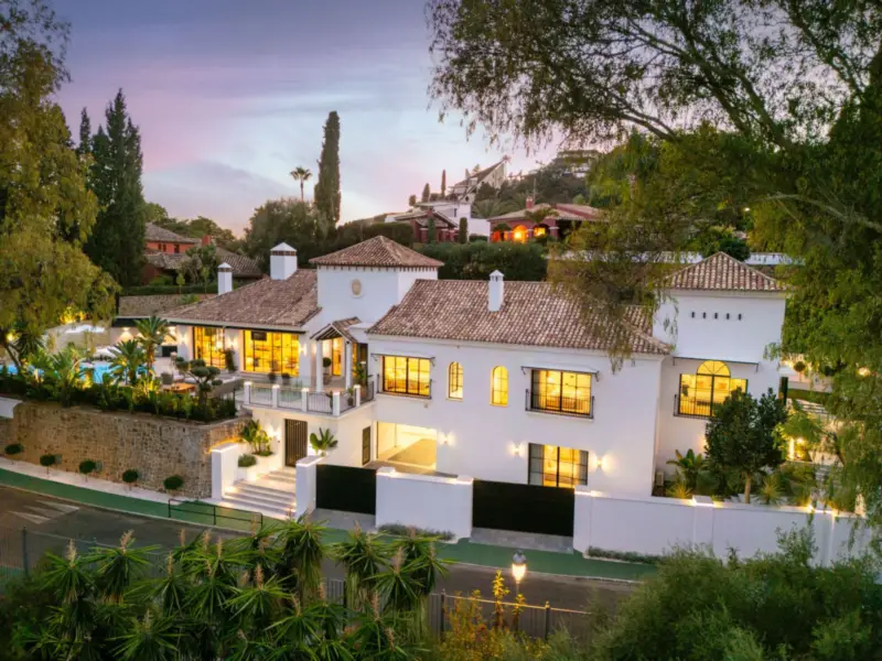 This exceptional frontline golf villa is set withi... — Costa del Sol · Benahavís