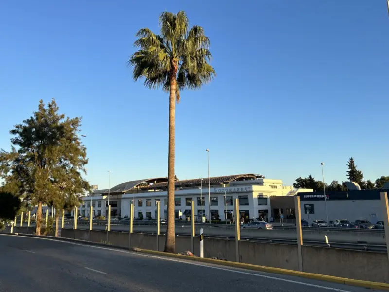 Commercial premises in the Sotomarket shopping cen... — Costa del Sol · Sotogrande