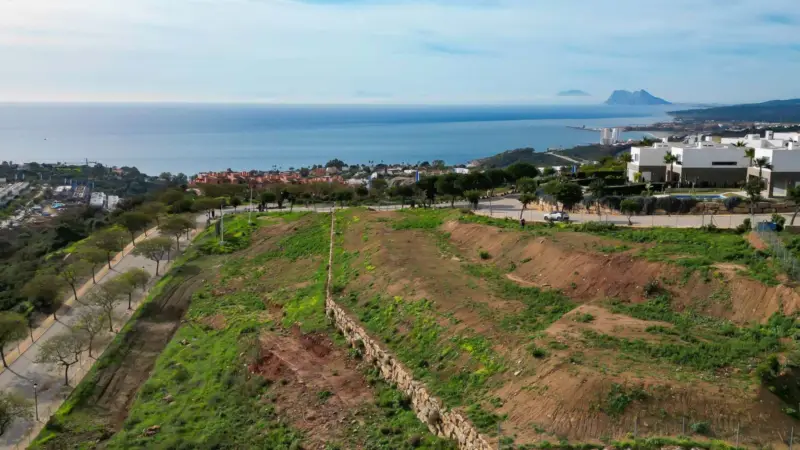 PLOT WITH PROJECT AND BUILDING LICENCE AND BUILDIN... — Costa del Sol · Sotogrande