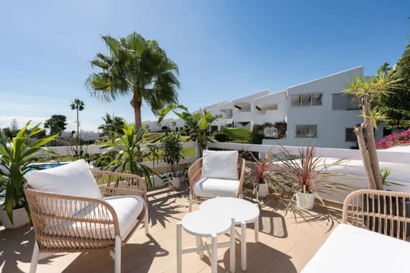 Welcome to this beautifully renovated 2 bedroom to... — Costa del Sol · Nueva Andalucía