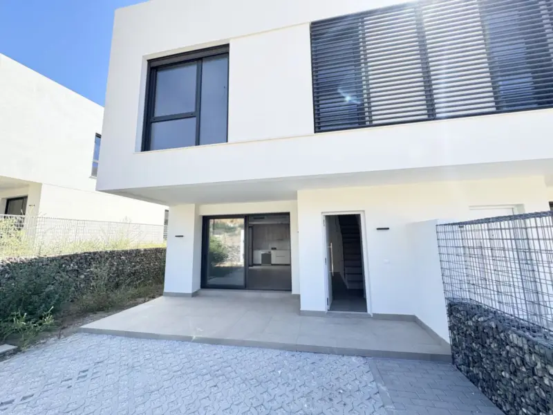 This stunning, newly completed modern contemporary... — Costa del Sol · Riviera del Sol