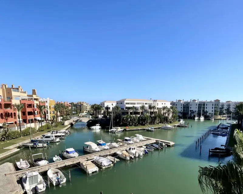Spacious, bright apartment, fully renovated and br... — Costa del Sol · Sotogrande