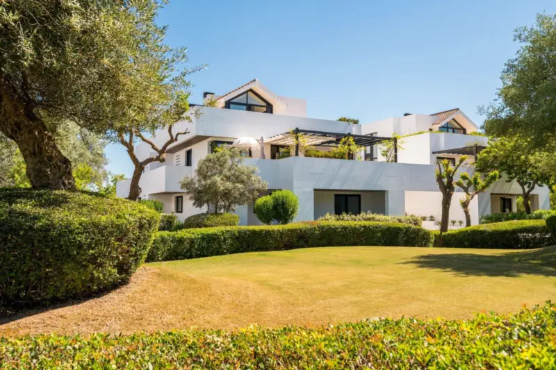 Contemporary Townhouse for Sale in Hacienda de Val... — Costa del Sol · Sotogrande Alto