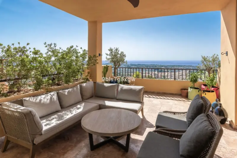 A rare opportunity to acquire a 3-bedroom apartmen... — Costa del Sol · Benahavís