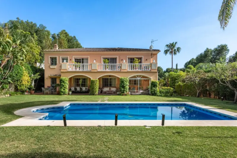 Set on a quiet, tree-lined street in the sought-af... — Costa del Sol · Nueva Andalucía